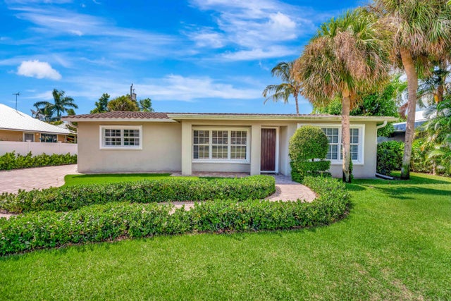 1 of 23 - 2064` N Suzanne Circle, North Palm Beach, FL