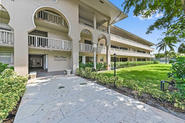 2 of 17 - 100 Royal Palm Way #1070, Boca Raton, FL