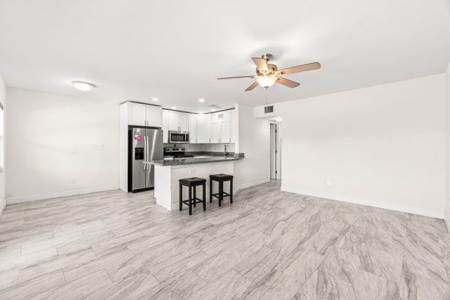 4 of 28 - 239 Ventnor Q, Deerfield Beach, FL
