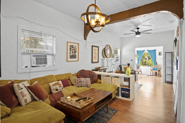 4 of 25 - 525 N E Street, Lake Worth Beach, FL