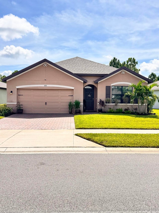 668 Old Country Road Se, Palm Bay