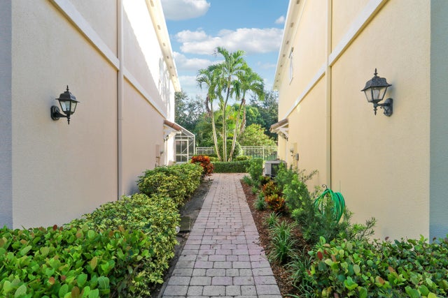2 of 41 - 468 Capistrano Drive, Palm Beach Gardens, FL