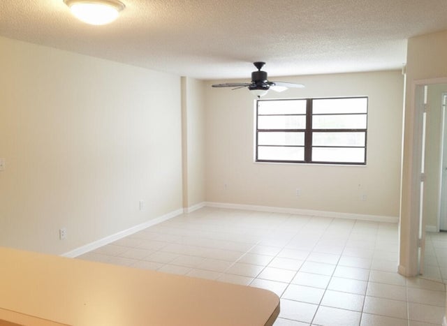 5 of 14 - 651 Okeechobee Boulevard #302, West Palm Beach, FL