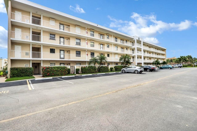 1 of 36 - 300 N A1a #201i, Jupiter, FL