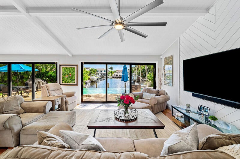 3026 Ne 6th Dr, Boca Raton