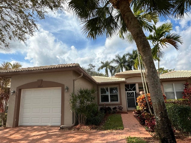 2 of 50 - 10612 Royal Caribbean Circle, Boynton Beach, FL
