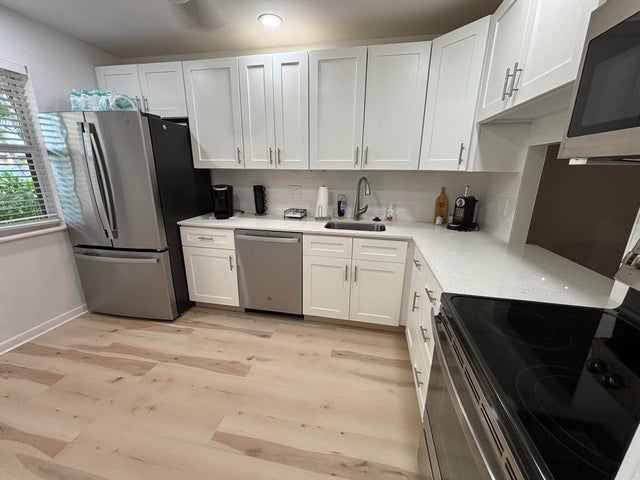 4 of 37 - 190 Lake Meryl Drive, West Palm Beach, FL