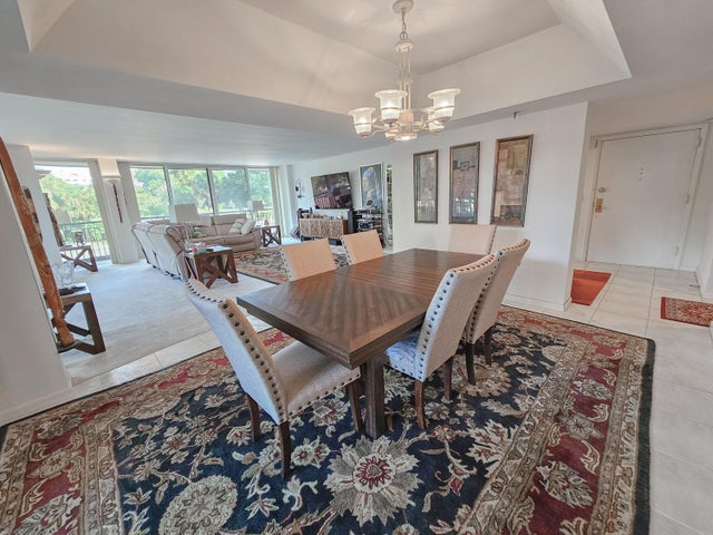 4 of 31 - 2427 Presidential Way #204, West Palm Beach, FL