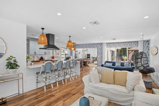 1 of 40 - 4010 Ne 18th Avenue, Oakland Park, FL