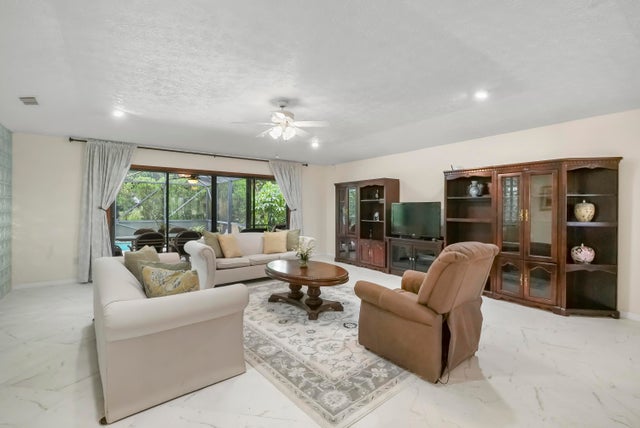 5 of 37 - 472 Se Majestic Terrace, Port Saint Lucie, FL