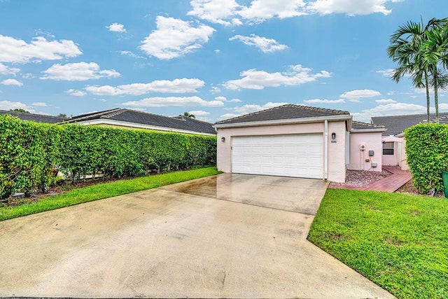 1048 Island Manor Dr, Greenacres