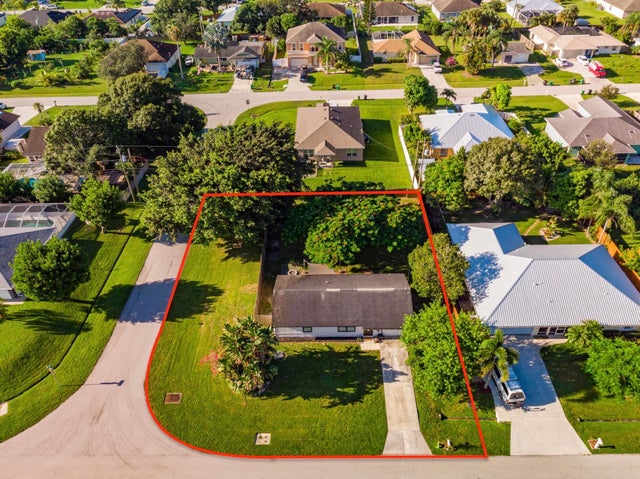 5 of 34 - 902 Sw Nichols Terrace, Port Saint Lucie, FL
