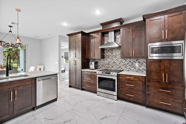 3 of 36 - 2807 Sw South Calabria Circle, Port Saint Lucie, FL