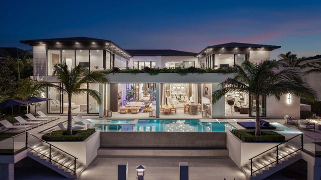 1 of 61 - 207 W Coconut Palm Road, Boca Raton, FL