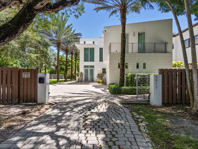 4 of 60 - 3917 Sw 42nd Avenue, Miami, FL