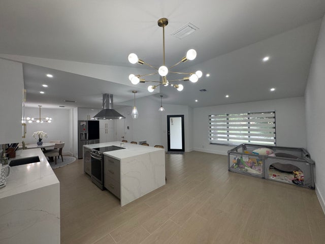 5 of 35 - 1467 Mc Dermott Lane, Royal Palm Beach, FL