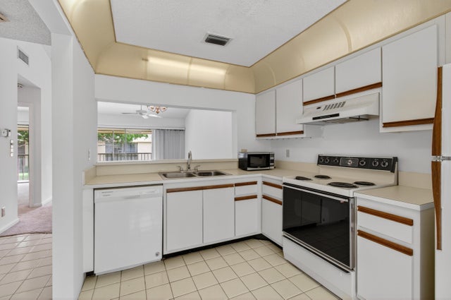 2 of 30 - 3939 Ne 5th Avenue #c203, Boca Raton, FL