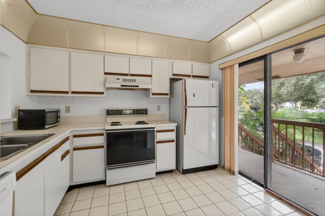 4 of 30 - 3939 Ne 5th Avenue #c203, Boca Raton, FL