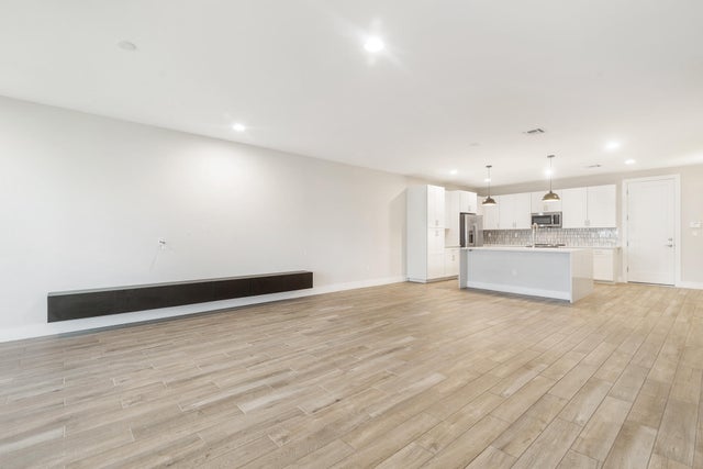 3 of 25 - 3764 Lambert Avenue, West Palm Beach, FL