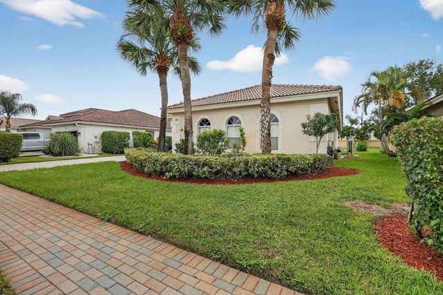 2 of 56 - 118 Bella Vista Way, Royal Palm Beach, FL