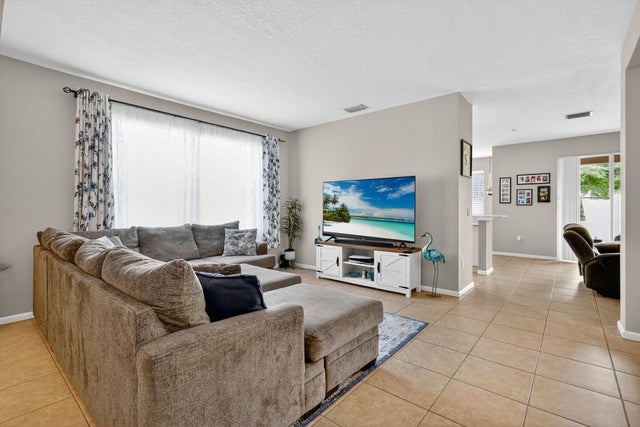 5 of 56 - 118 Bella Vista Way, Royal Palm Beach, FL