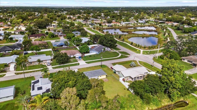 5 of 29 - 393 Nw Curtis Street, Port Saint Lucie, FL