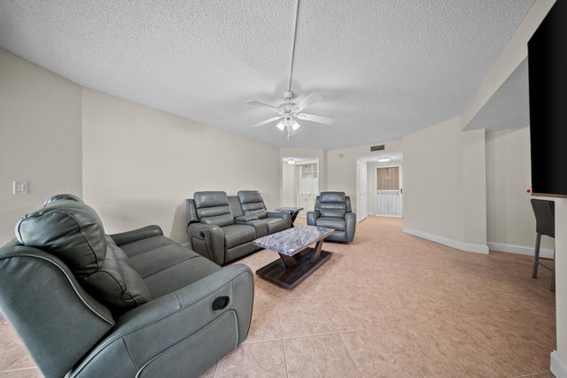 2 of 39 - 3959 Via Poinciana #203, Lake Worth, FL