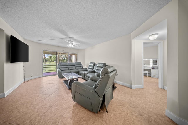 3 of 39 - 3959 Via Poinciana #203, Lake Worth, FL