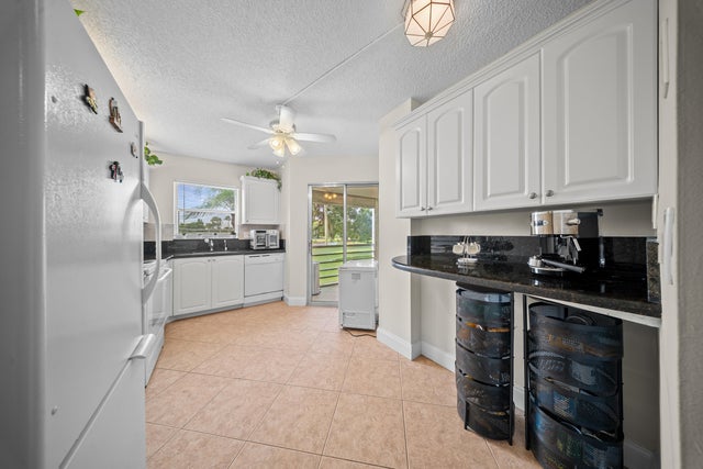 5 of 39 - 3959 Via Poinciana #203, Lake Worth, FL