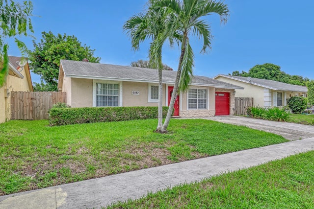 2 of 30 - 6082 Blue Grass Circle, Lake Worth, FL
