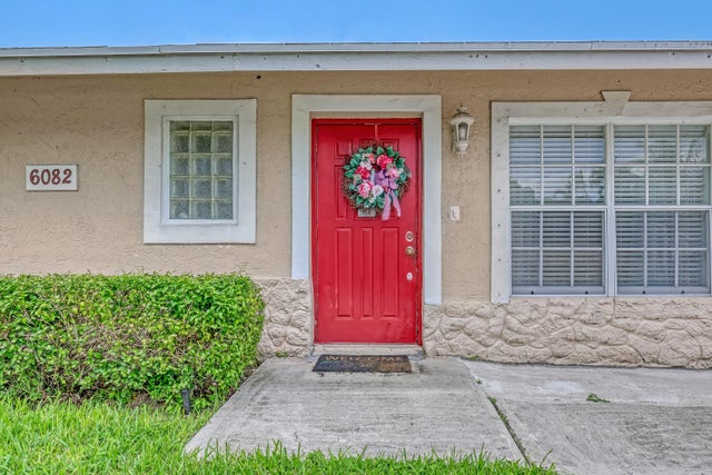4 of 30 - 6082 Blue Grass Circle, Lake Worth, FL