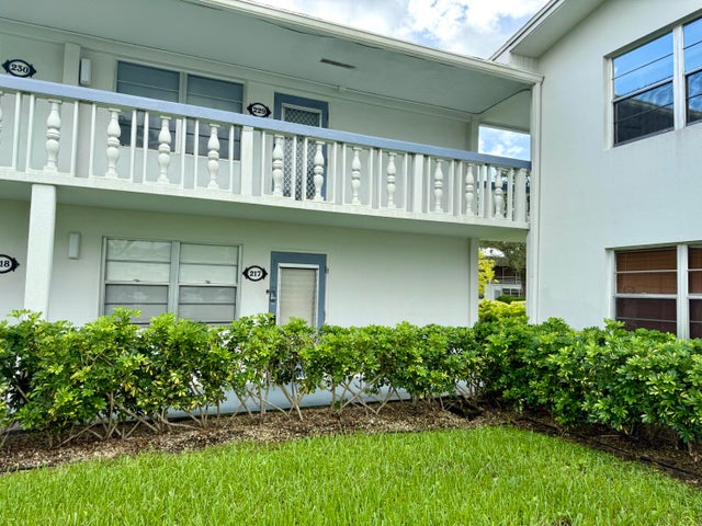 2 of 61 - 217 Oakridge N, Deerfield Beach, FL