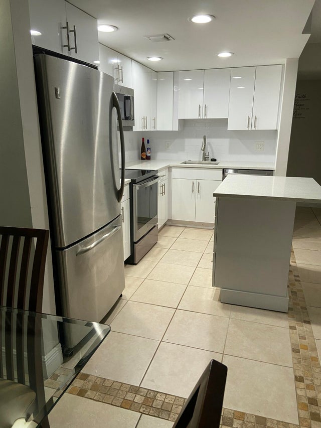 3 of 32 - 1829 Fairview Villa Drive #2, West Palm Beach, FL