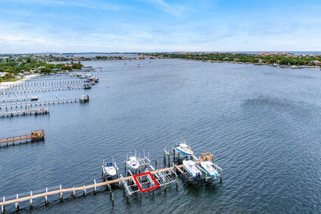 4 of 43 - 1206 S Lake Drive #203, Lantana, FL