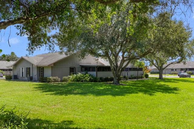 1 of 33 - 4083 Nw Cinnamon Tree Circle, Jensen Beach, FL