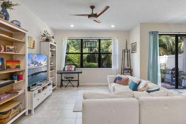 4 of 32 - 8315 Catria Lane, Lake Worth, FL