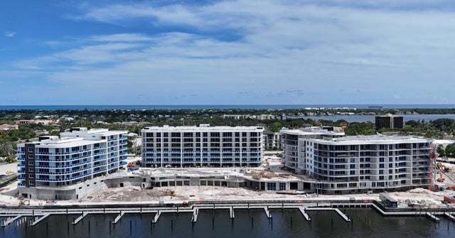 2 of 36 - 2200 Pga Boulevard #401, Palm Beach Gardens, FL