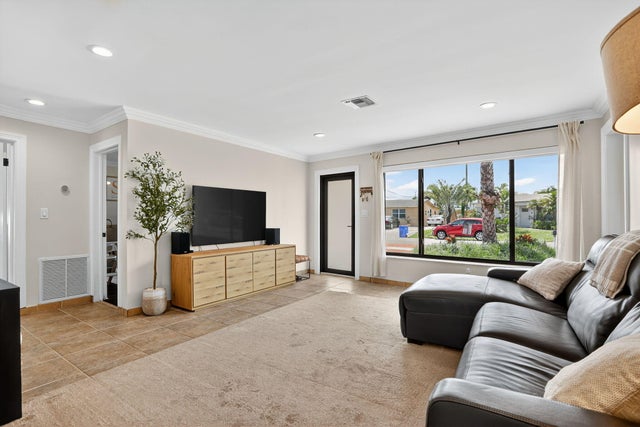 5 of 42 - 2840 Ne 7th Terrace, Pompano Beach, FL