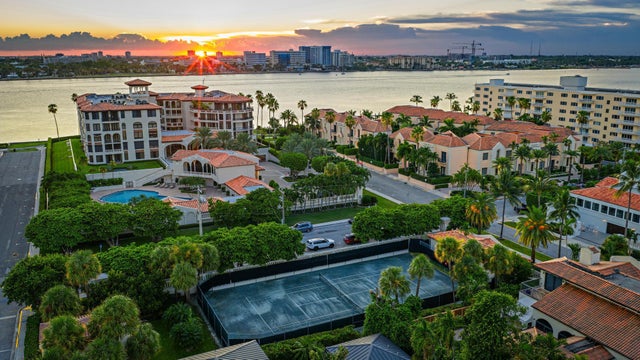 3 of 36 - 245 Everglade Avenue, Palm Beach, FL