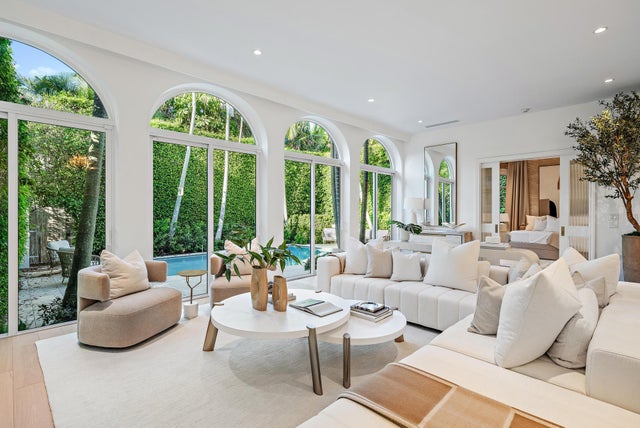 4 of 36 - 245 Everglade Avenue, Palm Beach, FL