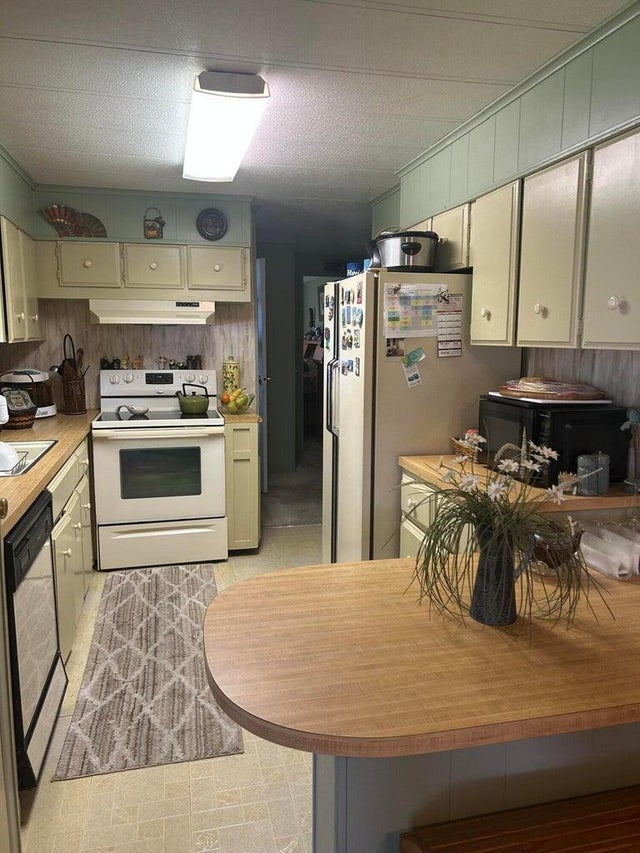3 of 20 - 129 E Caribbean, Port Saint Lucie, FL