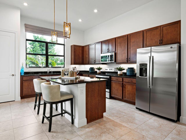 2 of 30 - 4976 Saint Armands Way, Westlake, FL