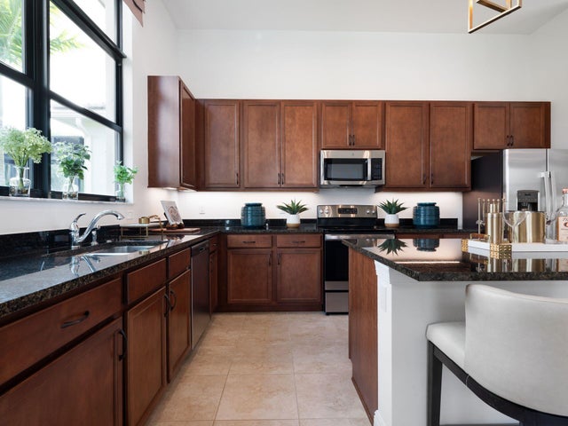 4 of 30 - 4976 Saint Armands Way, Westlake, FL