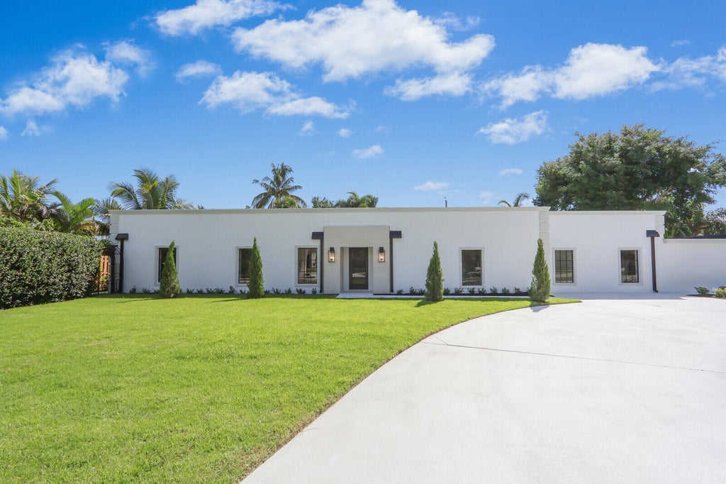391 W Riverside Drive, Tequesta