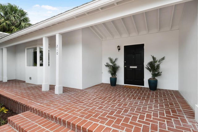 2 of 6 - 210 Miramar Way, West Palm Beach, FL