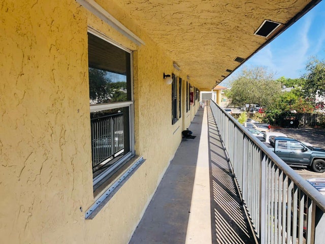3 of 24 - 1740 2nd Avenue #202, Lake Worth Beach, FL
