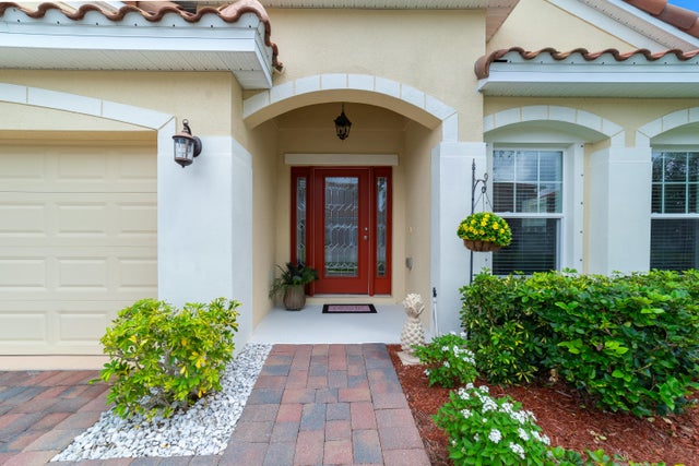 2 of 37 - 2024 Albany Terrace Sw, Vero Beach, FL