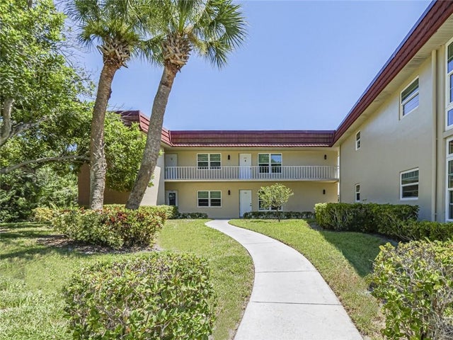 4 of 36 - 111 Spring Lake Court #106, Vero Beach, FL