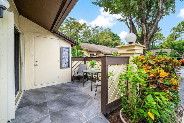 3 of 42 - 33 Copper Pod Court #33, Royal Palm Beach, FL