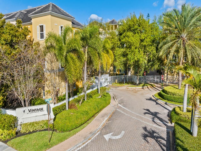 3 of 22 - 2331 Vintage Drive, Lighthouse Point, FL